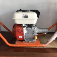 MÁY ĐẦM DÙI VIKYNO 168F (5,5HP) VIỆT NAM - KHUNG XOAY